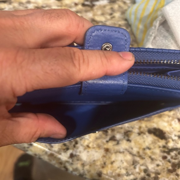 Badgley Mischka Long Wallet Electric Blue Organizer Zip Around 8x4 Brand New - Picture 10 of 11